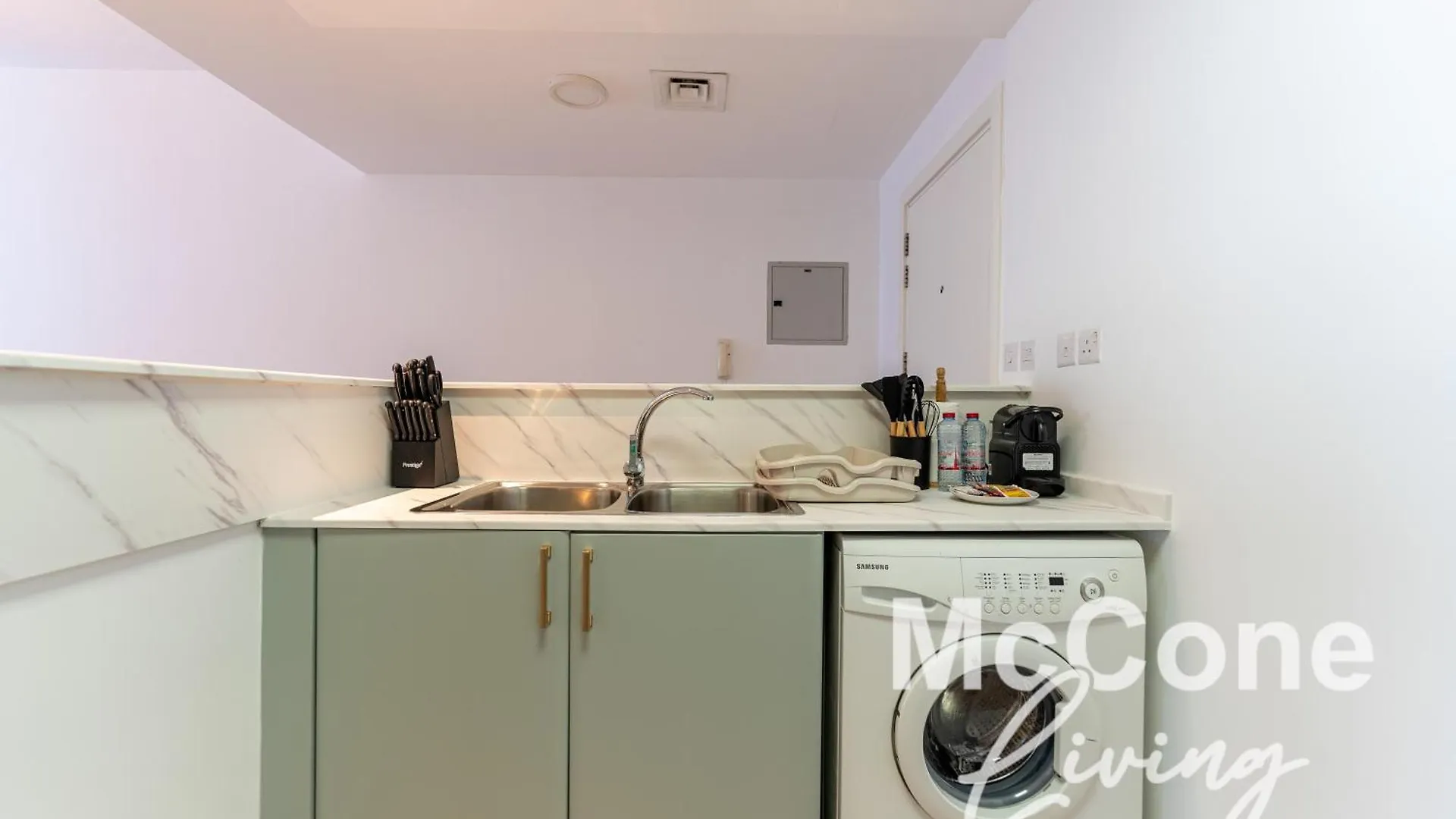 Apartment Central 1Br In Marina With Private Terrace & Pool Dubai